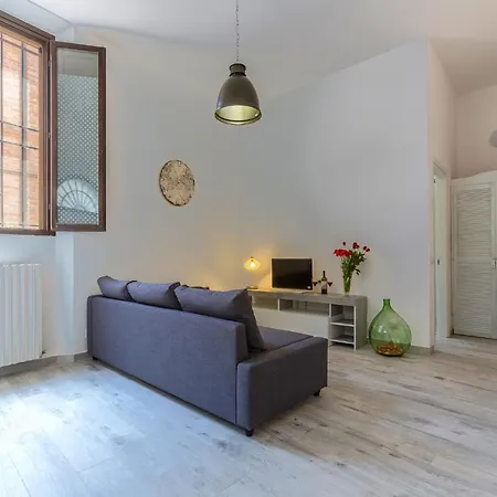 Lägenhet Ferrara Quiet Flat - Nel Cuore Del Centro Storico Ferrara
