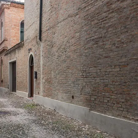 Ferrara Quiet Flat - Nel Cuore Del Centro Storico Lägenhet